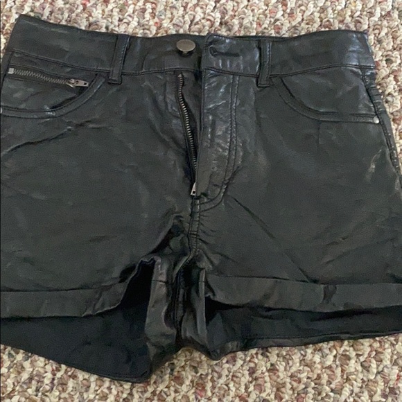 High waisted leather shorts - Picture 1 of 2